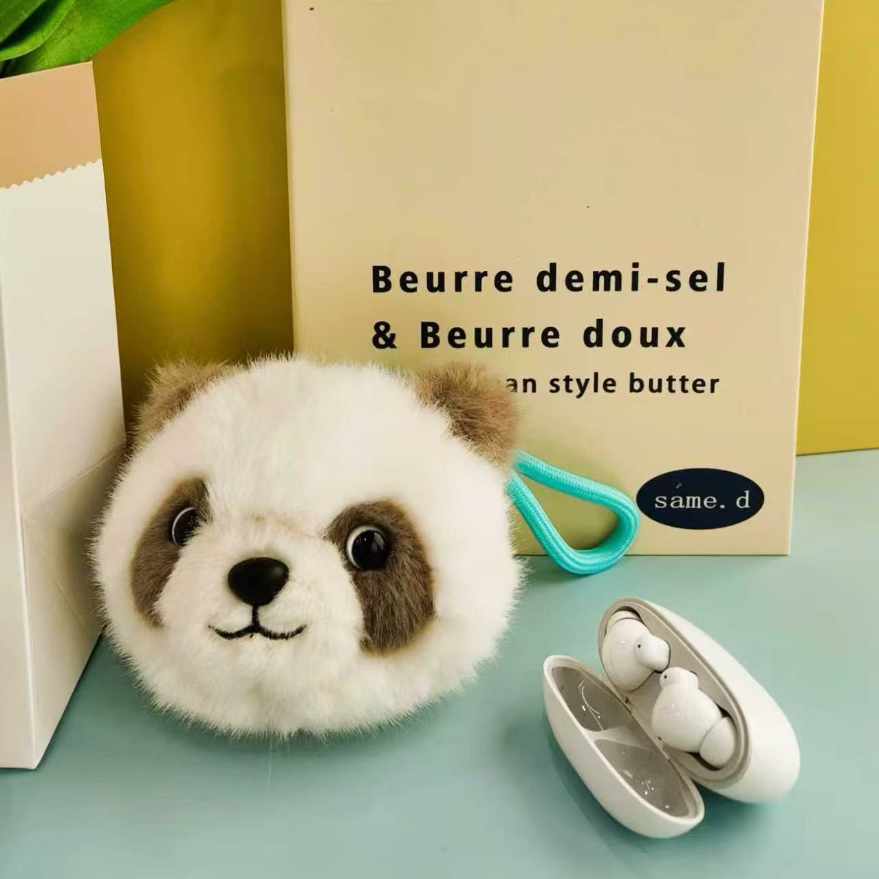 Qin Hanhan Panda Qizai Plush Toy Earphone Case