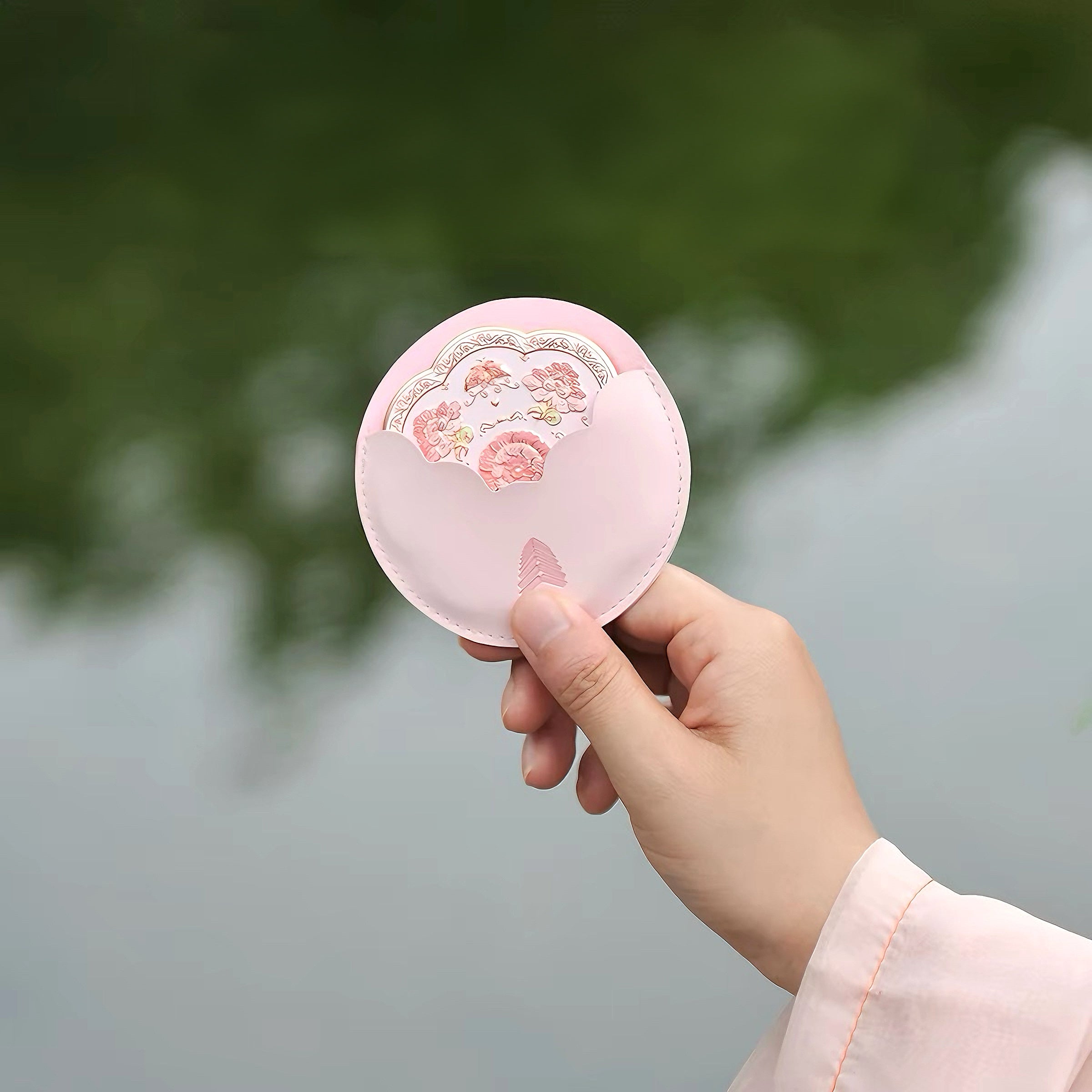 Oriental Flower-and-Bird Motif Compact Mirror Collection