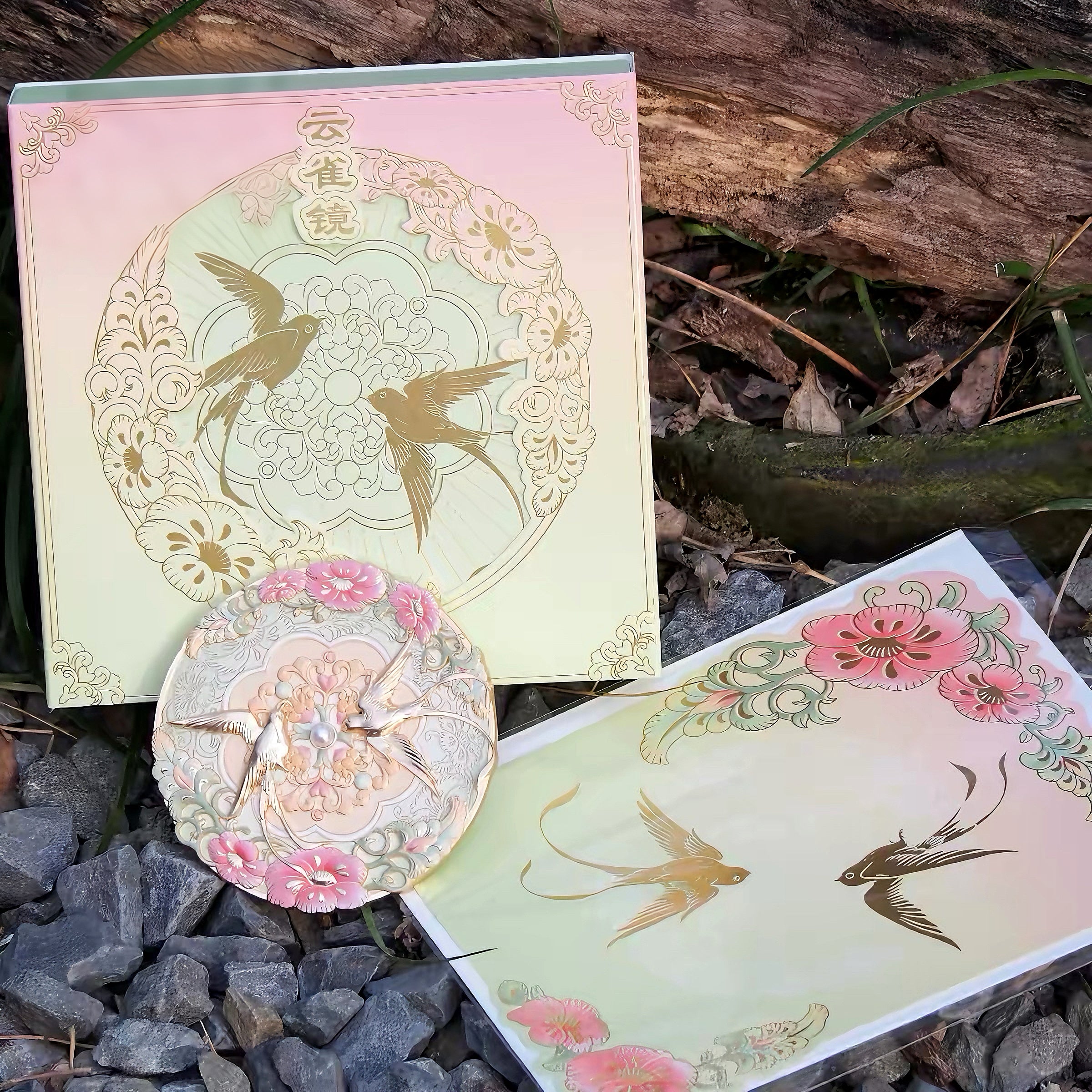 Oriental Flower-and-Bird Motif Compact Mirror Collection